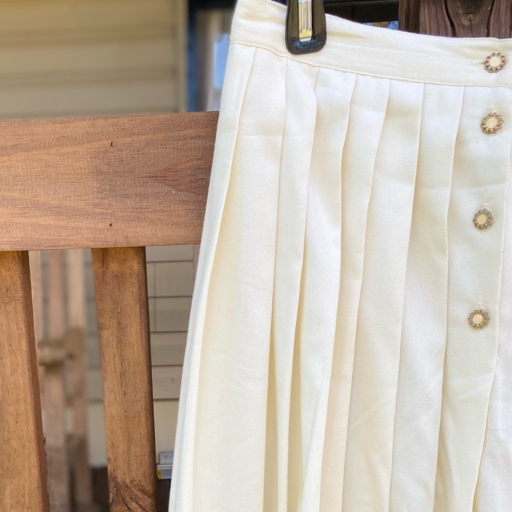 VINTAGE LLOYD Pleated Button Midi Skirt - Picture 2 of 7